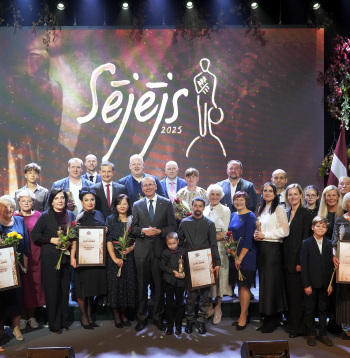 Konkursa laureāti kopā ar Valsts prezidentu Edgaru Rinkeviču.