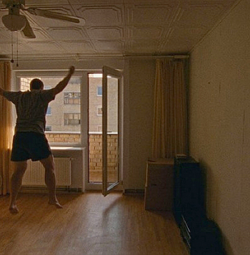 Kadrs no "Riga IFF" uzvarētājas – Vitauta Katkus spēlfilmas "Viesis".