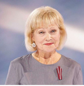 Advokāte Anna Nore, kuru plašāka sabiedrība iepazina Rusiņa vardarbības lietā, pagājušā gada 18. novembrī saņēma balvu "Latvijas lepnums 2024" nominācijā "Vairāk, nekā prasa pienākums".