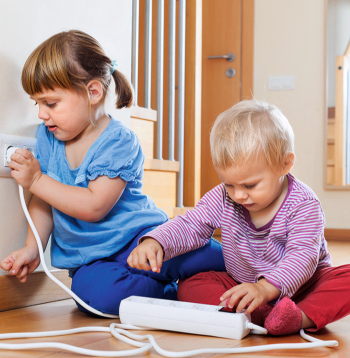 Rozetēm un pagarinātājiem obligāti jābūt ar bērnu aizsardzību, lai bērns nevarētu rozetē iespraust naglu, adatu vai citu priekšmetu.