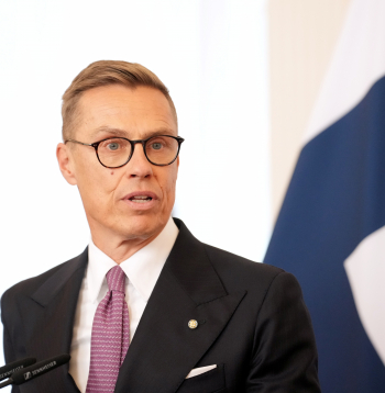 Somijas prezidents Aleksandrs Stubs piedalās preses konferencē pēc tikšanās ar Latvijas prezidentu Rīgas pilī.