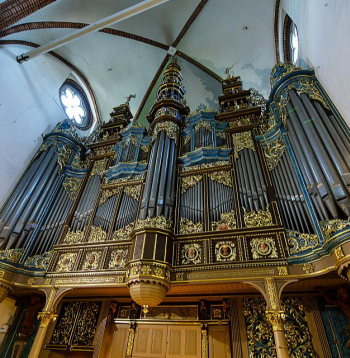 "E. F. Walcker & Co" 1883./1884. gadā būvētās Rīgas Doma ērģeles ir vēlīnā romantisma perioda ērģeļbūves augstāko sasniegumu paraugs, kuram grūti atrast līdzvērtīgu Eiropā. Grandiozā instrumenta konstrukcija ir 25 m augsta, 11 m plata un 10 m dziļa. Ērģelēm ir 6718 stabules, kas izvietotas uz 26 vējlādēm.