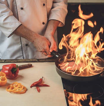 Uz Daugavpils ķīniešu restorānu strādāt uzaicinātais Huangs nodarbināts ilgas darba stundas, arī solītais atalgojums nav saņemts.