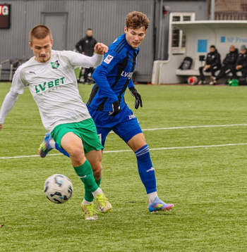 "Grobiņa" pret "Audu" pēdējās minūtēs paglābās no pēdējās vietas tabulā. Mača noslēgumā arī masveida grūstīšanās, kopumā spēlē trīs sarkanās un desmit dzeltenās kartītes.