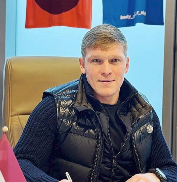 Artjoms Rudņevs paraksta līgumu un dzimtajā Daugavpilī sāks trenera gaitas. Šobrīd 37 gadus vecais Rudņevs ir vienīgais Latvijas futbolists, kurš spēlējis Vācijas bundeslīgā, turklāt darījis to ļoti veiksmīgi.