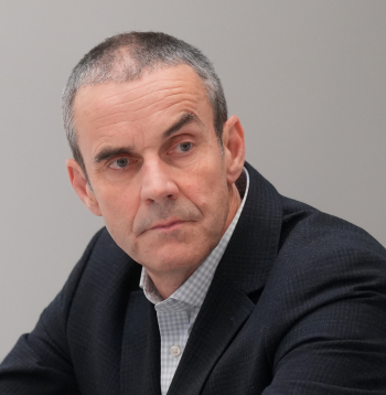 Paula Stradiņa Klīniskās universitātes slimnīcas Infekciju uzraudzības dienesta vadītājs Uga Dumpis piedalās Slimību profilakses un kontroles centra rīkotajā preses konferencē, kurā aicina iedzīvotājus vakcinēties pret sezonālo gripu.