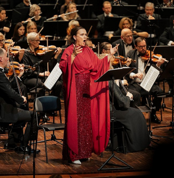 Skats no "Gurres dziesmu" atskaņojuma Liepājas koncertzāles "Lielais dzintars" desmit gadu svinību koncertā.