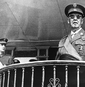 Fransisko Franko (priekšplānā) un Huans Karloss I 1969. gadā.