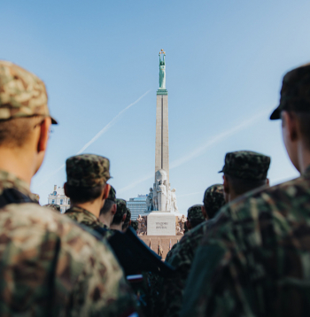 Valsts aizsardzības dienesta karavīri pēc dienesta jūtas disciplinētāki, stiprāki – gan fiziski, gan arī emocionāli, tāpat pārliecinātāki par savām spējām, kā arī piederīgāki savai valstij