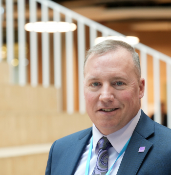 Starptautisko attiecību un aizsardzības pētnieks, RAND Sabiedriskās politikas skolas politikas analīzes profesors Kolins Smits (Colin Smith).