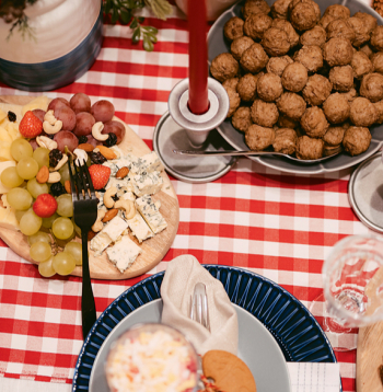 Gaļas bumbiņas zviedru gaumē.