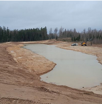 Karjers "Uceni" atrodas Suntažu pagastā, savu nosaukumu tas aizguvis no tuvējām mājām.