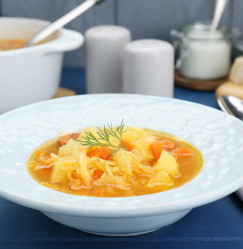 Skābu kāpostu zupa.