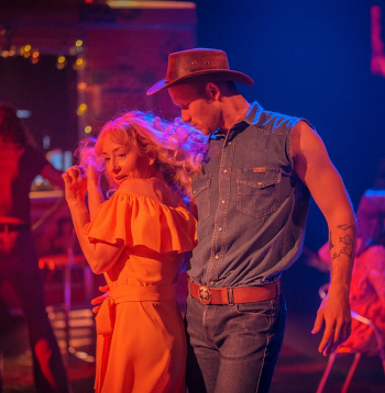 Ieva Puķe Telmas lomā un Krišjānis Strods – Harlans Pričets.