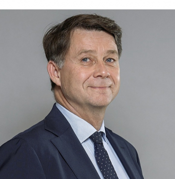 Dāniels Ulsons Zviedrijas vēstnieks Latvijā.