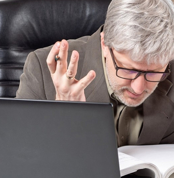 Viens no ilgtspējas nodrošināšanas līdzekļiem ir ilgtspējas ziņošana, taču tā vienlaikus bieži tiek apzīmēta ar vārdiem "birokrātiski murgi".