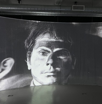 Līdz sestdienai, 6. decembrim, LKA Latvijas Kino muzejā apskatāma izstāde "Podnieka laiktelpa".