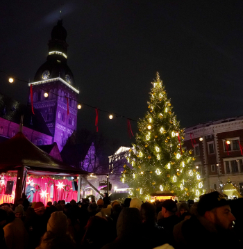 Atklāj Vecrīgas Ziemassvētku tirdziņu
