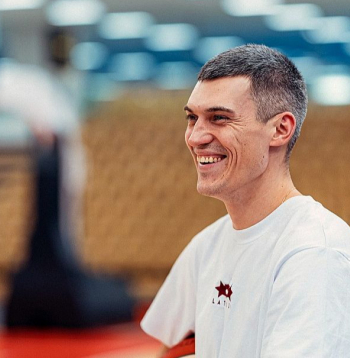 "Es reāli noticēju trenerim un viņa sistēmai. Tikai jāstrādā," par Sito Alonso saka asistents Dāvis Čoders.