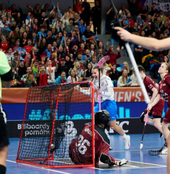 Latvijas sieviešu florbola izlases spēle pret Čehijas sieviešu florbola izlasi.