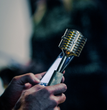 "Zelta mikrofons". "Zelta mikrofons".