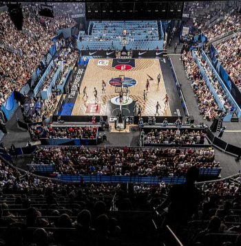 Katrs no valsts budžeta piešķirtais eiro Eiropas basketbola čempionāta rīkošanai Rīgā valsts ekonomikai piesaistījis 5,3 eiro, lēš organizatori, ka arī viņi var būt gandarīti par miljonos mērāmu peļņu.