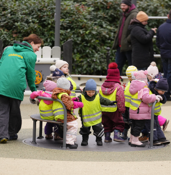 Atjaunotais bērnu rotaļu laukums Vērmanes dārzā. Atjaunotais bērnu rotaļu laukums Vērmanes dārzā.