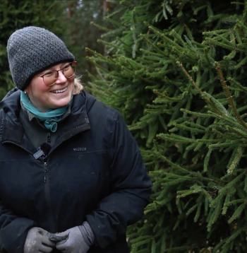 Stādaudzētavas “Meža Rasas” saimniece Aija Ozoliņa. Stādaudzētavas “Meža Rasas” saimniece Aija Ozoliņa.