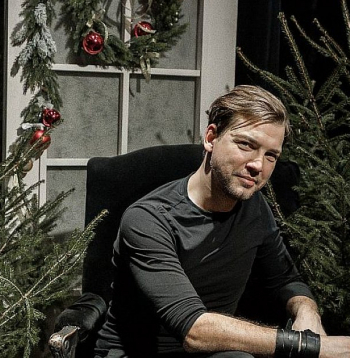 Mārtiņš Kalita: "Man ir ļoti būtiski, ka, gaidot Ziemassvētkus, varam mūsu reizumis tik pelēko pasauli padarīt īpašāku. Koncerts ir brīnišķīgs veids, kā varu izpaust šo svētku sajūtu."