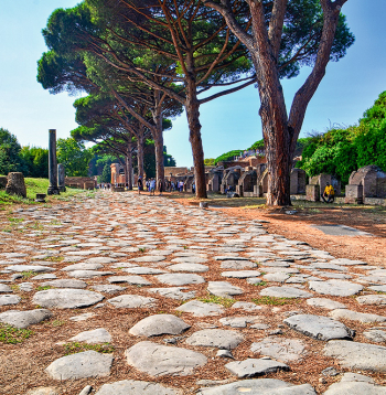 Leģendārie romiešu ceļi, kas caurauda praktiski visu impērijas teritoriju, turpina eksistēt jau vismaz divas tūkstošgades. 