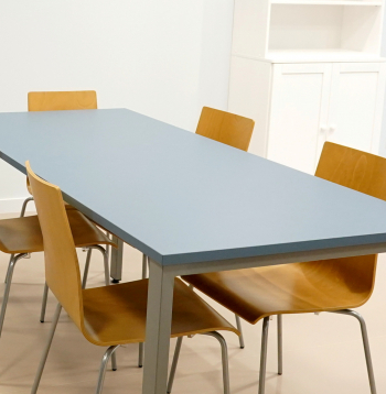 Jaunā dienas aprūpes centra un grupu dzīvokļu telpas Priedaines ielā, kas paredzēta pilngadīgiem jauniešiem ar smagiem un ļoti smagiem garīga rakstura traucējumiem.