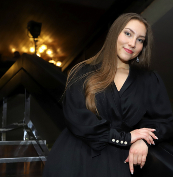 Annija Kristiāna Ādamsone: “Manā profesijā lieliskākais ir tas, ka darbā arvien izbaudi skaistu mūziku.”