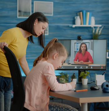 Tālmācības process.