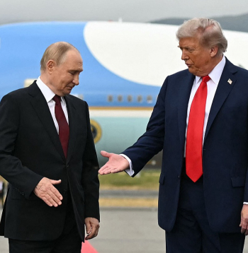 Tramps ar Putinu gada laikā vairākkārt runājuši telefoniski un 15. augustā tikās aci pret aci Ankoridžā, Aļaskā.