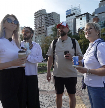 "Četri uz koferiem" Hirosimā. 