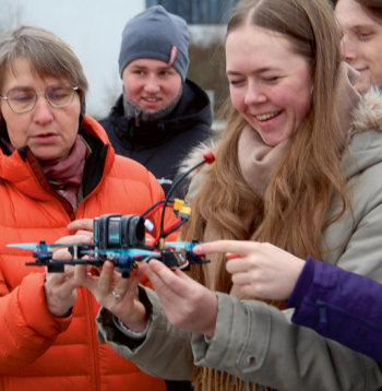 Dronu tehnoloģijas ir lauksaimniecības sastāvdaļa un ir svarīgi, ka jaunie speciālisti tās apgūst jau mācību laikā.