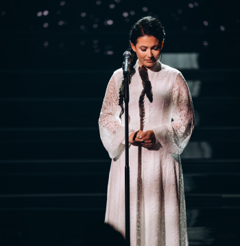 Šova "Pārdziedi mani!" sestā epizode.