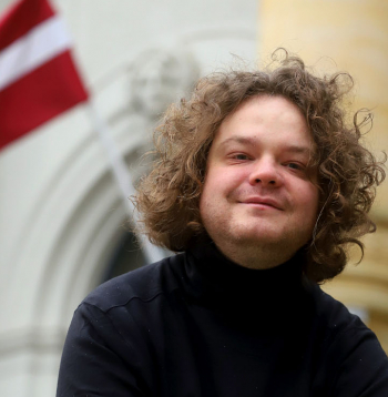 Latviešu  režisors, scenārists un producents Matīss Kaža.