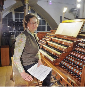 Ērģelniece Larisa Bulava.