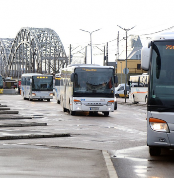 Sabiedriskais transports Rīgas autoostā.