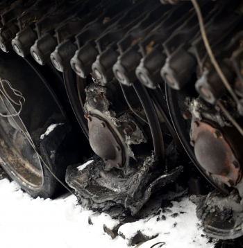 Ukrainas bruņoto spēku iznīcināts krievu okupantu tanks "T-72B" Kronvalda parkā iepretim Krievijas vēstniecībai.