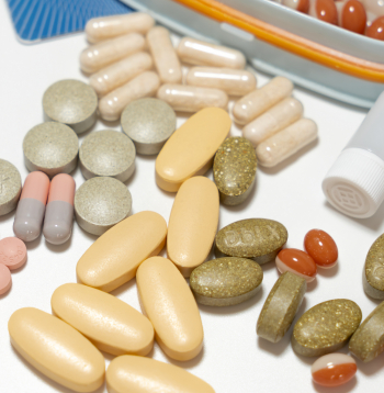 Medikamenti, uztura bagātinātāji.