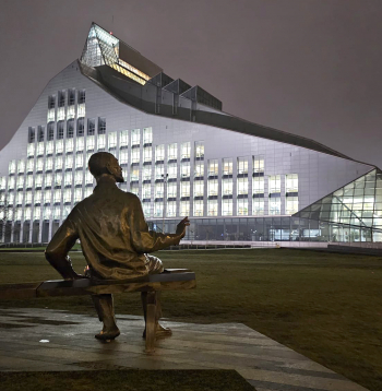 Rainis un Gaismas pils.