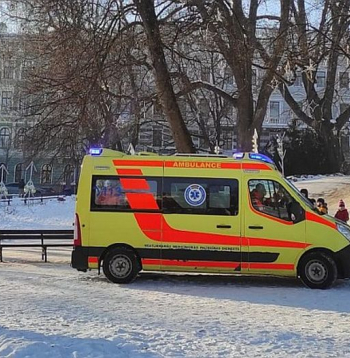 Reģionu slimnīcu pārstāvji rēķina, ka lokālo slimnīcu uzņemšanas nodaļās cilvēki ierodas paši – daudz vairāk par tiem, kurus atved Neatliekamās medicīniskās palīdzības dienesta mediķi.