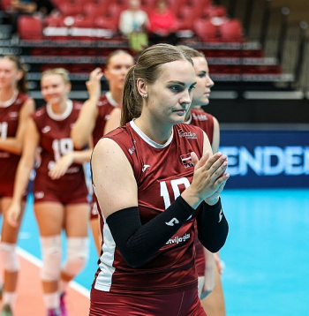 Volejboliste Anija Jurdža.