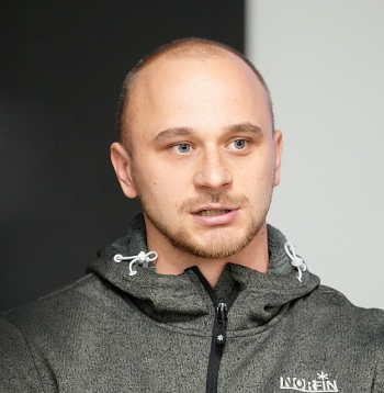 Emīlam Cipulim (attēlā) šī sezona ir ugunskristības Latvijas izlases galvenā trenera amatā, kurā viņš vasarā nomainīja pieredzējušo Sandi Prūsi.