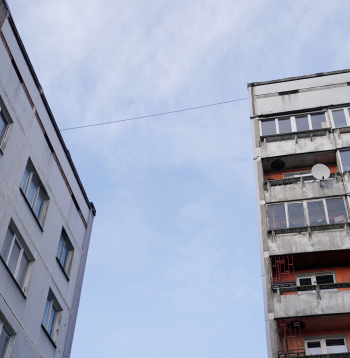 Daudzdzīvokļu nami Rīgā.