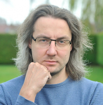 Uzticēdamies īrniekam, jūrmalnieks Kārlis Blūmentāls nokļuvis neapskaužamā situācijā – viņa īpašumā bez saimnieka piekrišanas reģistrētas vairākas firmas, kas mudinājis VID dzīvokli iekļaut melnajā sarakstā. No sava lēmuma VID neatkāpjas.