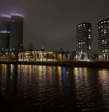 Pilsēta. Nakts. Daugava. Pilsēta. Nakts. Daugava.