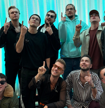 Grupa "Citi Zēni" kopā ar Tambura Pesto (Edgaru Bāliņu), Latgalīšu Repu, Reiku un Mauku Senci.